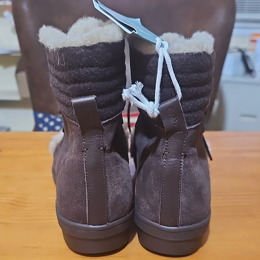 REVITALIGN Orthotic Park City Brown Shearling-Lined Ankle Boots Size 9.5 Wide